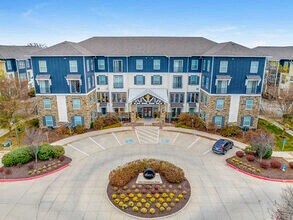 Building Photo - The Den