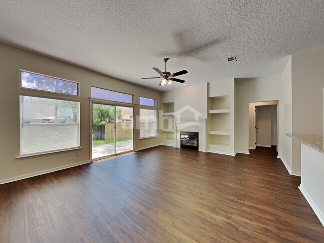 Foto del edificio - 11373 Chapelgate Ln