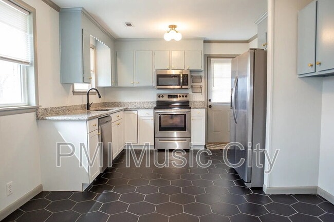 Building Photo - 501A Fedders Dr