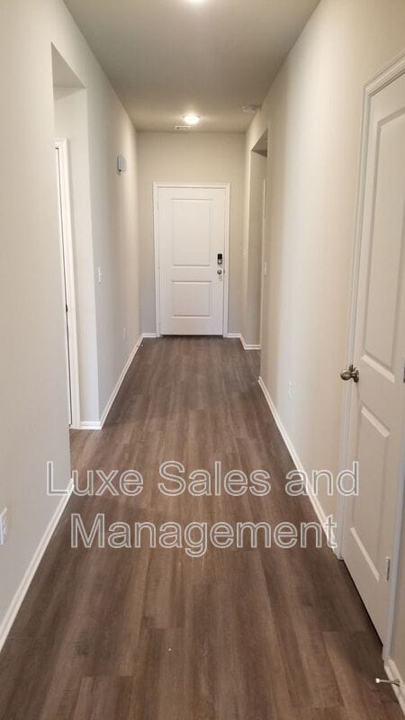 Foto del edificio - 3118 Debbie Ln