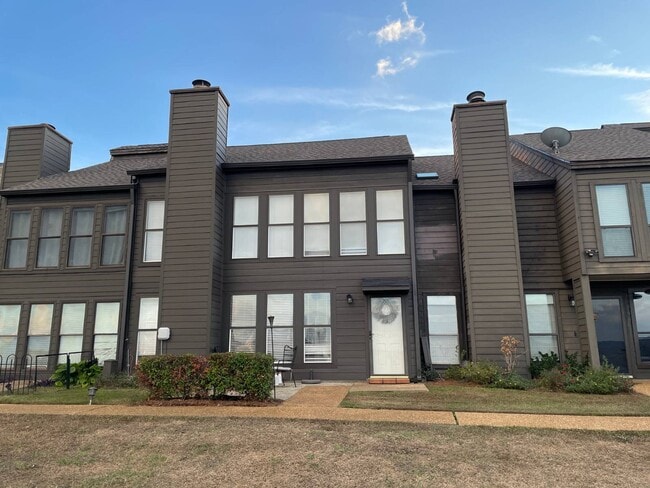 Building Photo - 11 Lake Barnett Dr
