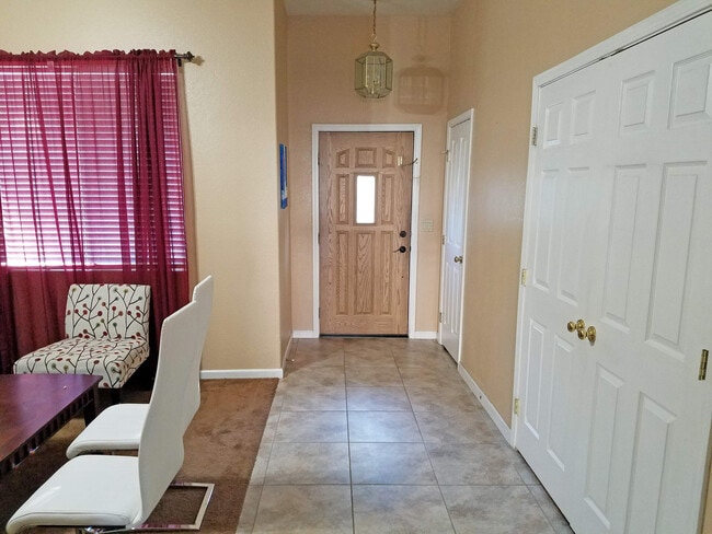 Building Photo - Desirable Highland Reserve - 3 Bedrooms + ...