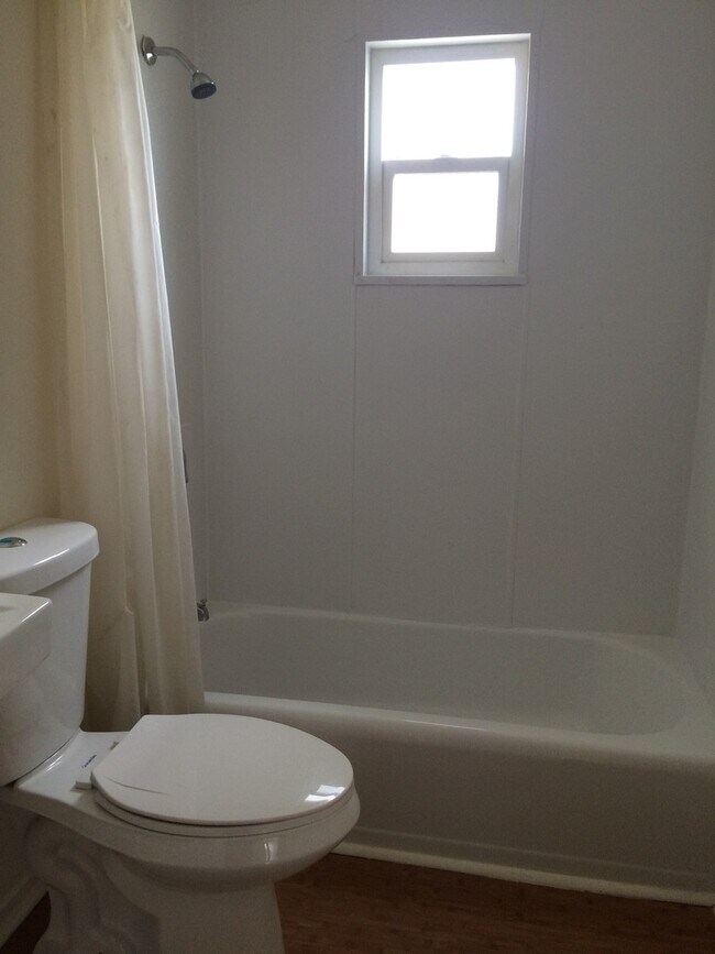 Foto del edificio - Great Price for Great location!