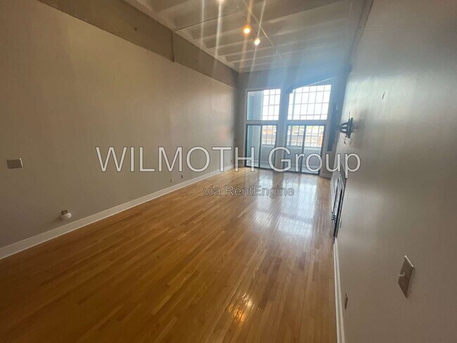 Foto del edificio - 611 N Park Ave