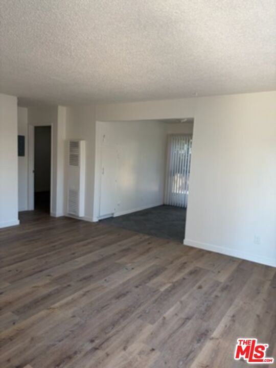 Foto del edificio - 3119 W 71st St