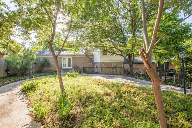Foto del edificio - 3503 Loganwood Dr