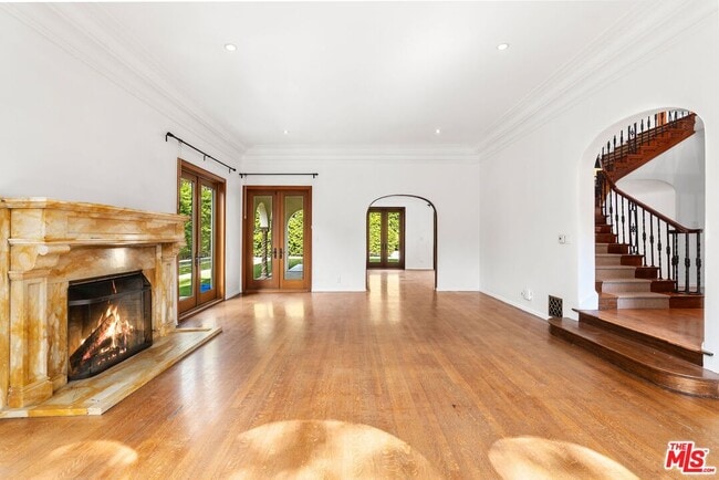 Building Photo - 11159 La Maida St