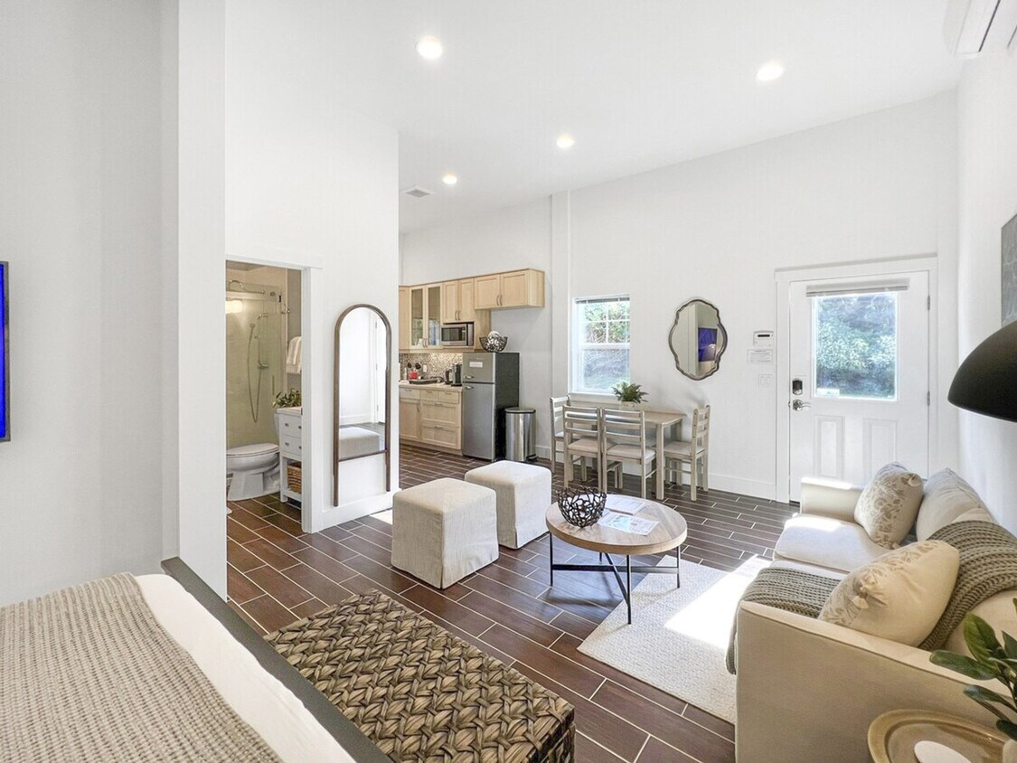 Foto principal - 3259 Saratoga Rd