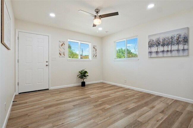 Foto del edificio - 4913 Hawk Cove