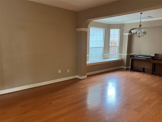 Building Photo - 16907 Coronado Springs Dr