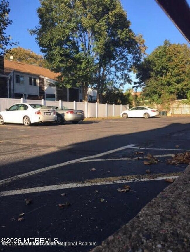 Foto del edificio - 35 Sternberger Ave