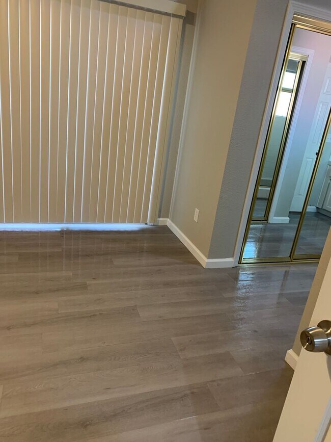 Foto del edificio - Spacious 3-Bedroom Home with Backyard in Fresno!