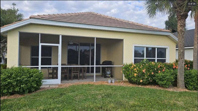 Foto del edificio - 2494 Greendale Pl