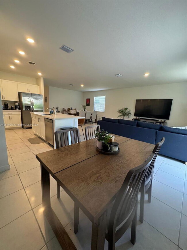 Building Photo - 24359 SW 118 Ct