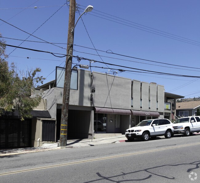 Foto del edificio - 316-328 Thalia St