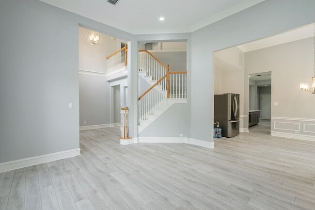 Building Photo - 7728 Saragosa Creek Dr