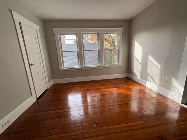 Foto del edificio - 83 Judson Ave