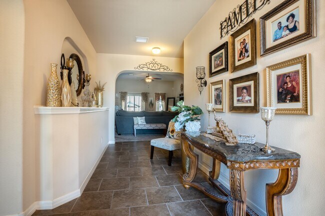 Foto del edificio - 14311 Early Morn Ave