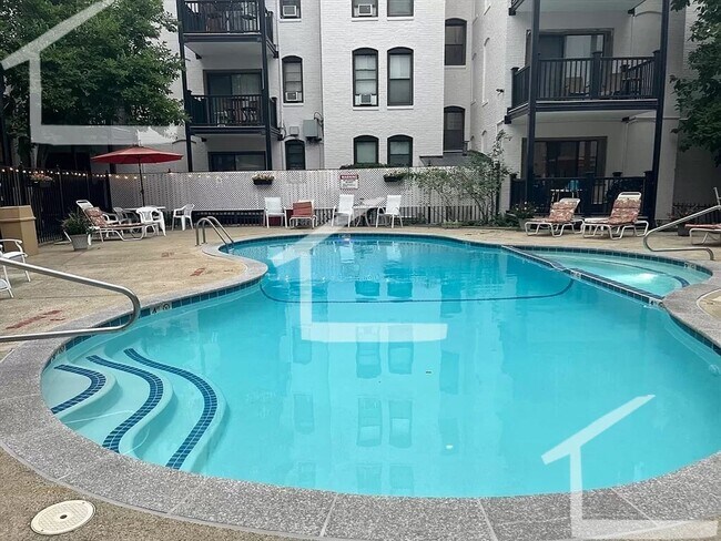 Building Photo - Sunny one bedroom no fee