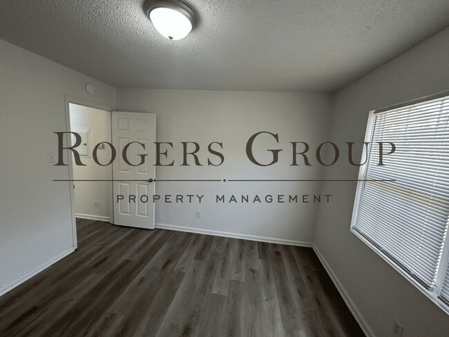 Foto del edificio - #450 - 607-609 Hicks Mill Rd Duplex