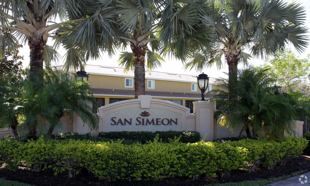 The Townhomes of San Simeon Apartments in Fort Myers, FL