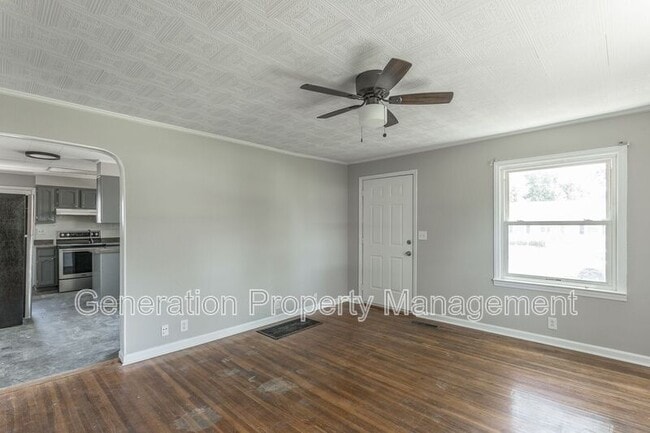 Foto del edificio - 5501 Rosemont Dr