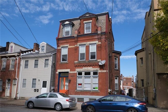 Building Photo - 2225 Jane St