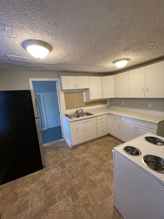 Foto del edificio - 3 Bedroom Quaint Single Family