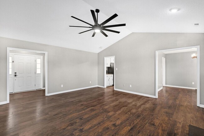 Building Photo - 213 E Ridge Ct