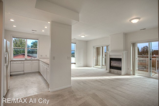 Building Photo - 4 br, 2.5 bath Apartment - 2026 SW 152nd St