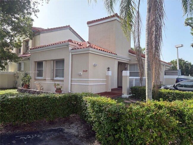 Foto del edificio - 6427 SW 132nd Ct Cir