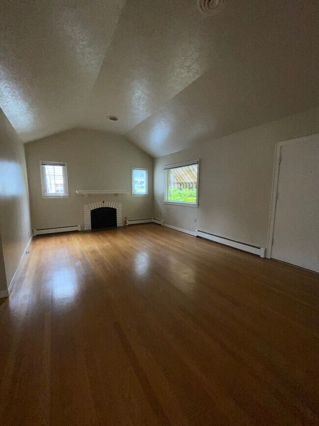 Foto del edificio - 3 bed 1 bath home in South Salem