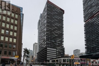 Building Photo - 15-1615 Roehampton Ave