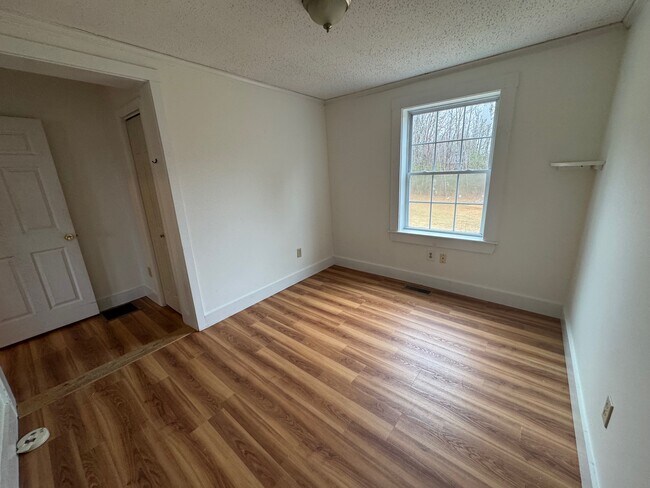 Building Photo - 289 Applebee Rd
