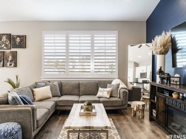 Building Photo - Amazing Six Bedroom Home, Draper, 3200 sq ...