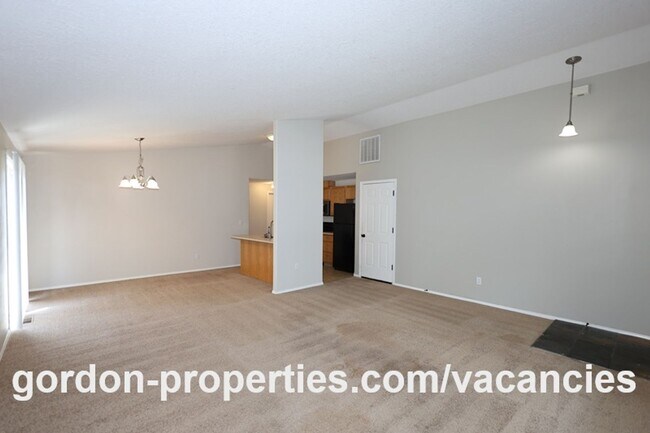 Foto del edificio - 2373 NW Stanley Ave