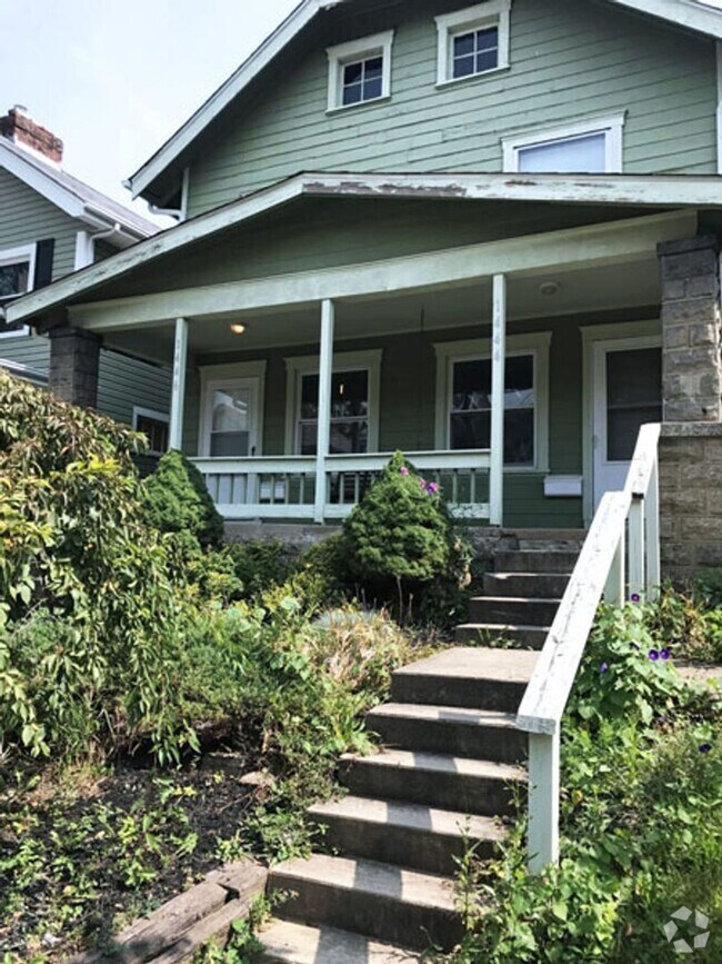 Building Photo - 1444-1446-1446 Hamlet St
