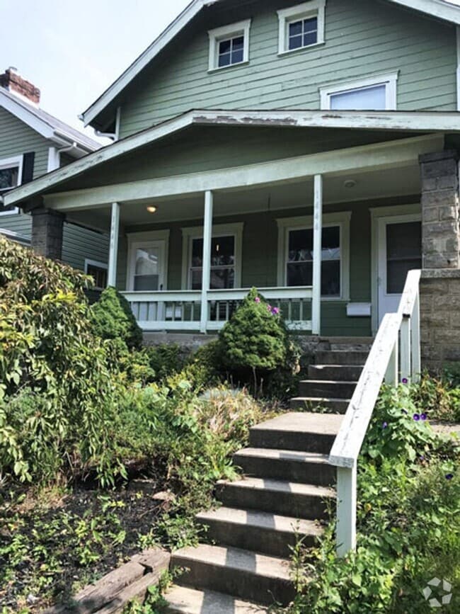 Building Photo - 1444-1446-1446 Hamlet St