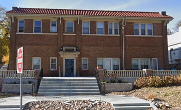 Building Photo - 4136 Queen Ave S