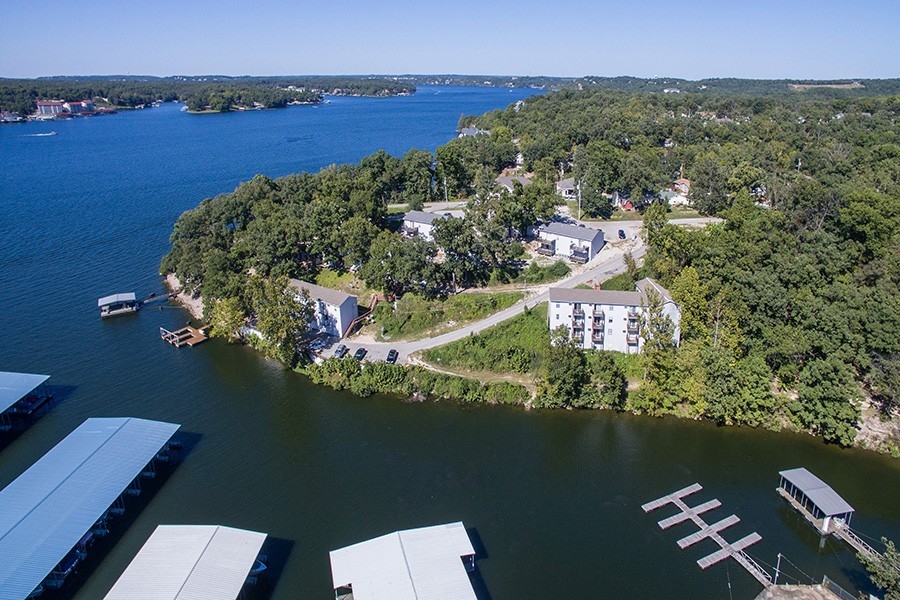 Primary Photo - Ozark Oaks Apartments