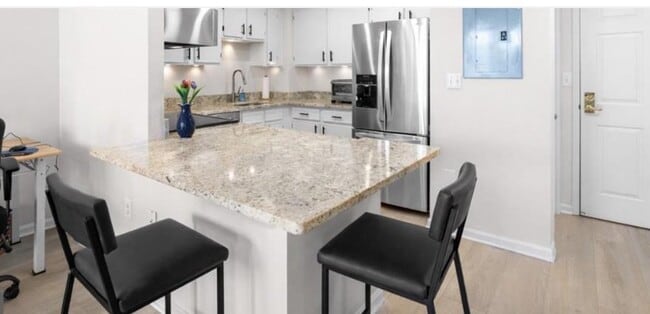 Photo - 24 Courthouse Sq