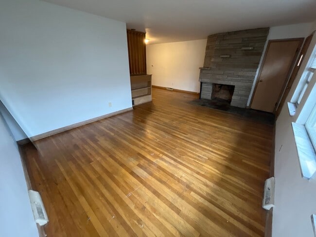 Building Photo - 781-783-783 S Kellner Rd