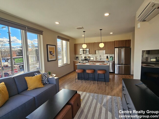 Building Photo - HOT ALLSTON LISTING!!!!