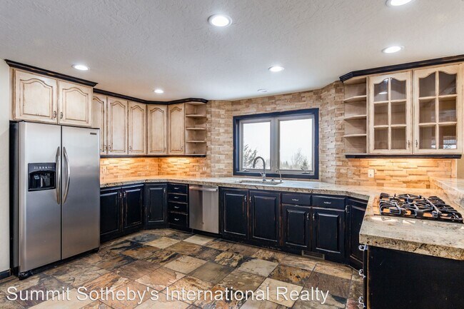 Building Photo - 6 br, 3.5 bath House - 4673 Nelson Court