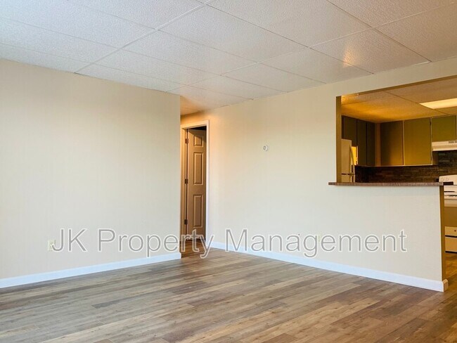 Foto del edificio - 1401-142B 2b St S