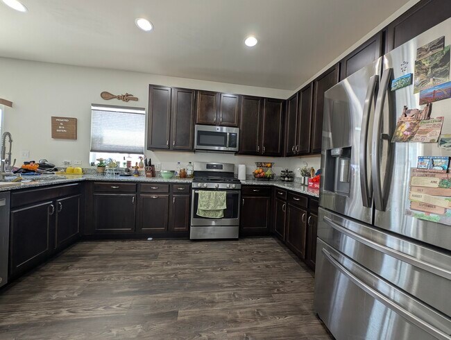 Building Photo - 3765 St James Ct