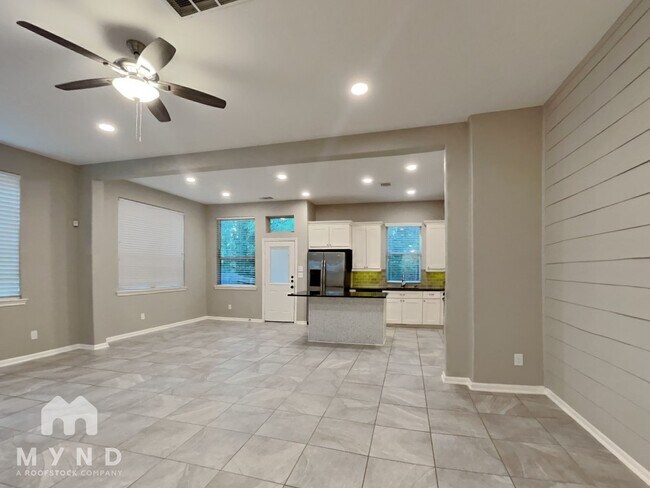 Foto del edificio - 118 Cheswood Forest Dr
