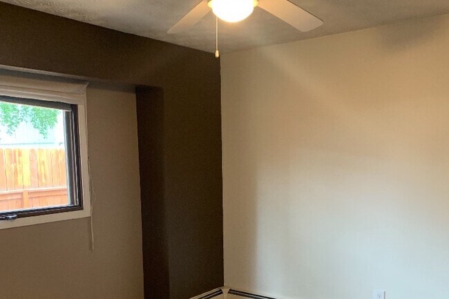 segundo dormitorio - 2041 Sturbridge Cir