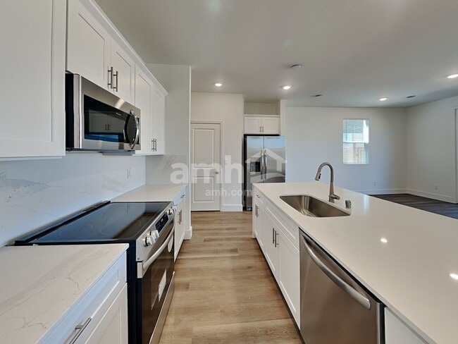 Building Photo - 11141 Magallanes St
