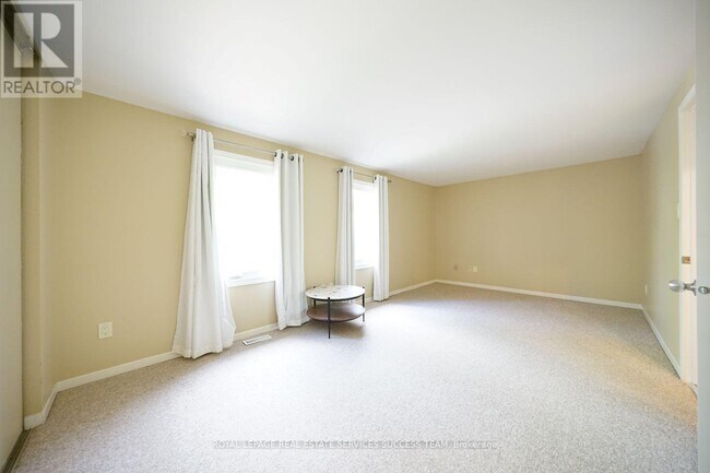 Building Photo - 1110 Edgehill Pl